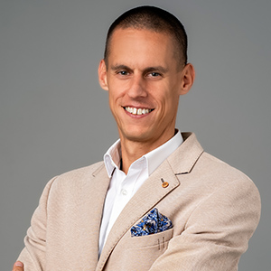 Csákvári Péter